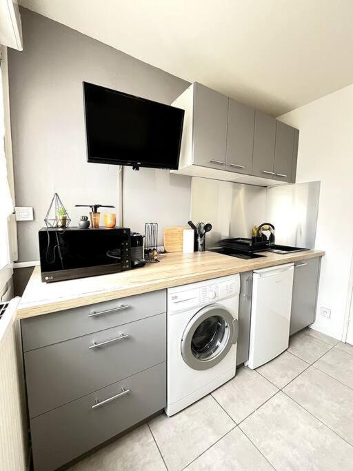 Apartment Lumiere Du Centre - Parking - Romans-sur-Isere