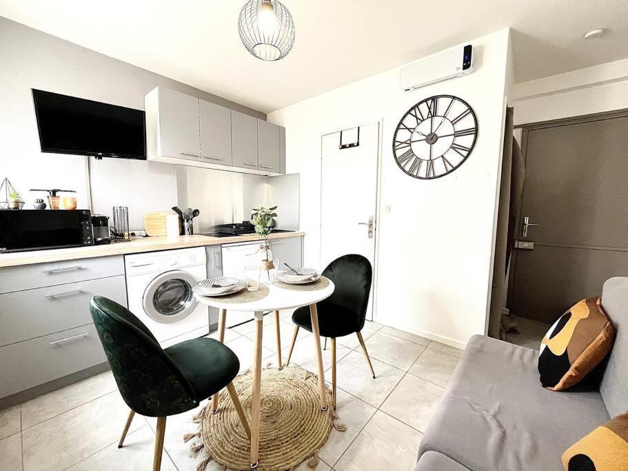 Apartment Lumiere Du Centre - Parking - Romans-sur-Isere